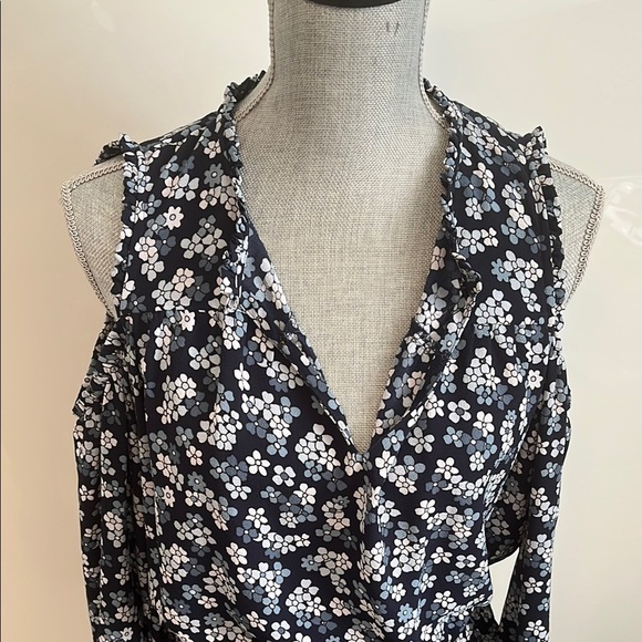 MICHAEL KORS Blue Floral Cold Shoulder Shorts Jumpsuit, Size M - Picture 6 of 14